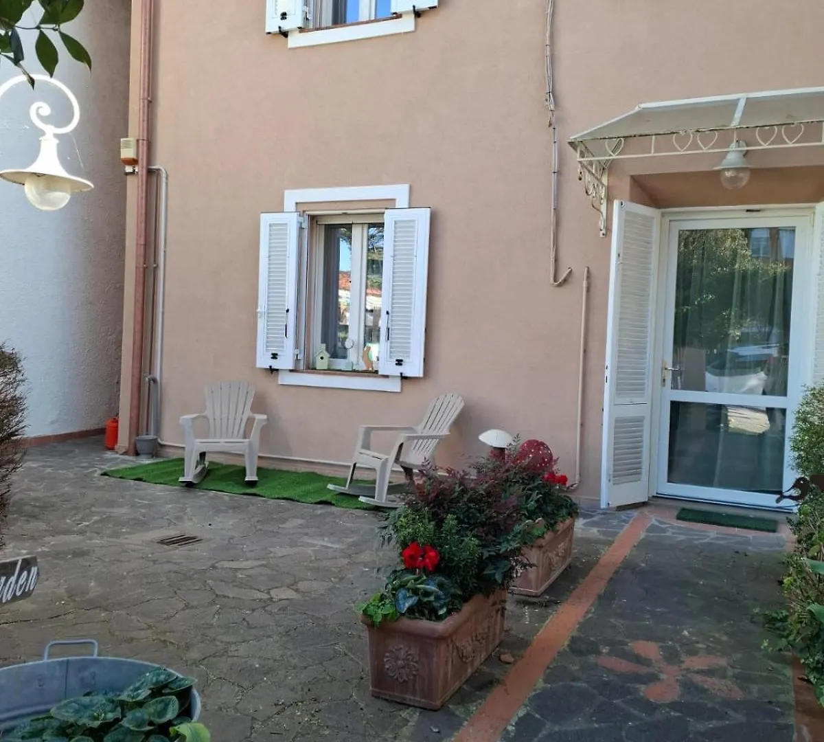 C'Era Una Casa Guasticce 0*,  Italy