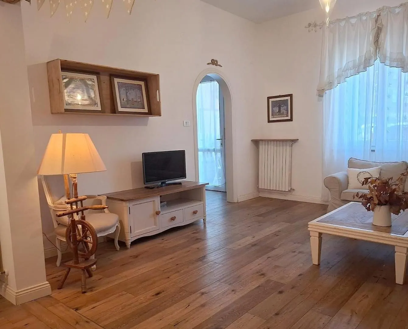 C'Era Una Casa Guasticce
